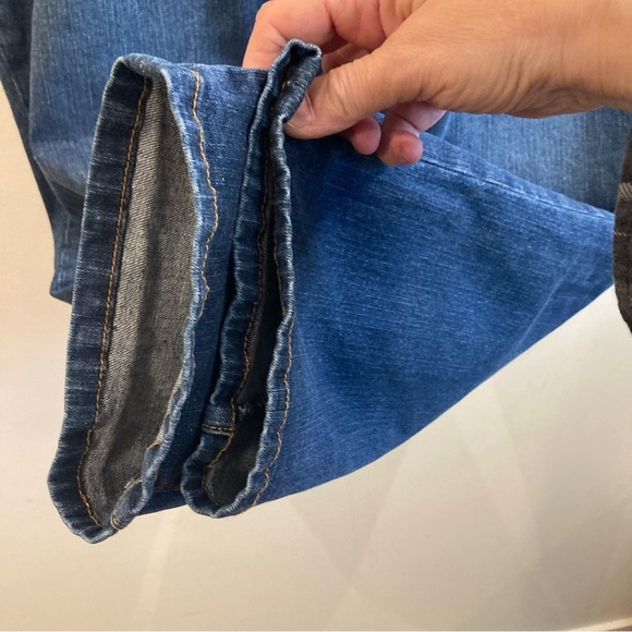 TORRID Sz 18R Boyfriend Straight Vintage Stretch Mid-Wash Jeans - Picture 4 of 12